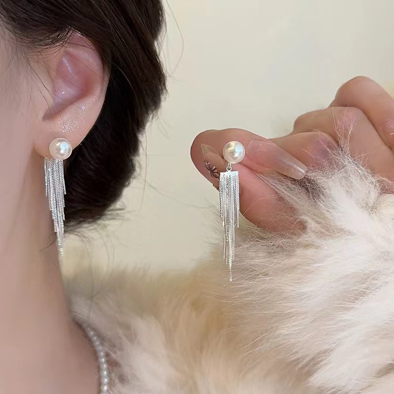 925 Silver Needle Elegant tassel pearl Stud earrings, women's niche design, high-end sense earrings, simple and versatile, exquisite earrings full figure