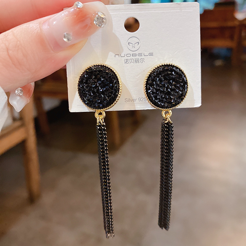 Silver needle crystal circle chain tassel earrings, Hong Kong style, retro, versatile, simple stud earrings, individual, trendy and elegant earrings for women Specification drawing