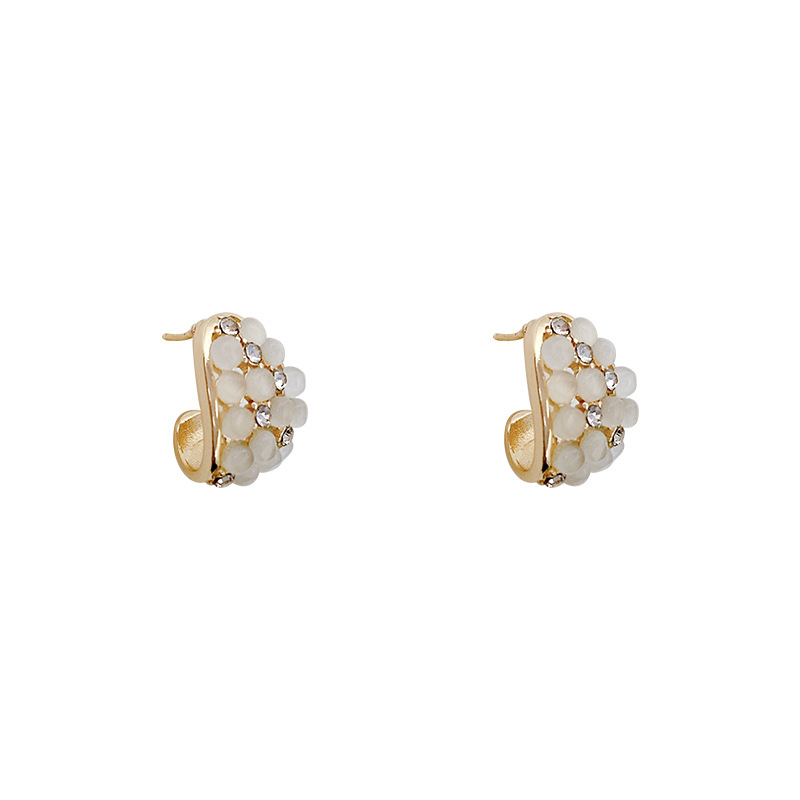 French retro high-end style golden cat's eye stone oval silver needle stud earrings, women's niche design sense and elegant earrings Item Picture