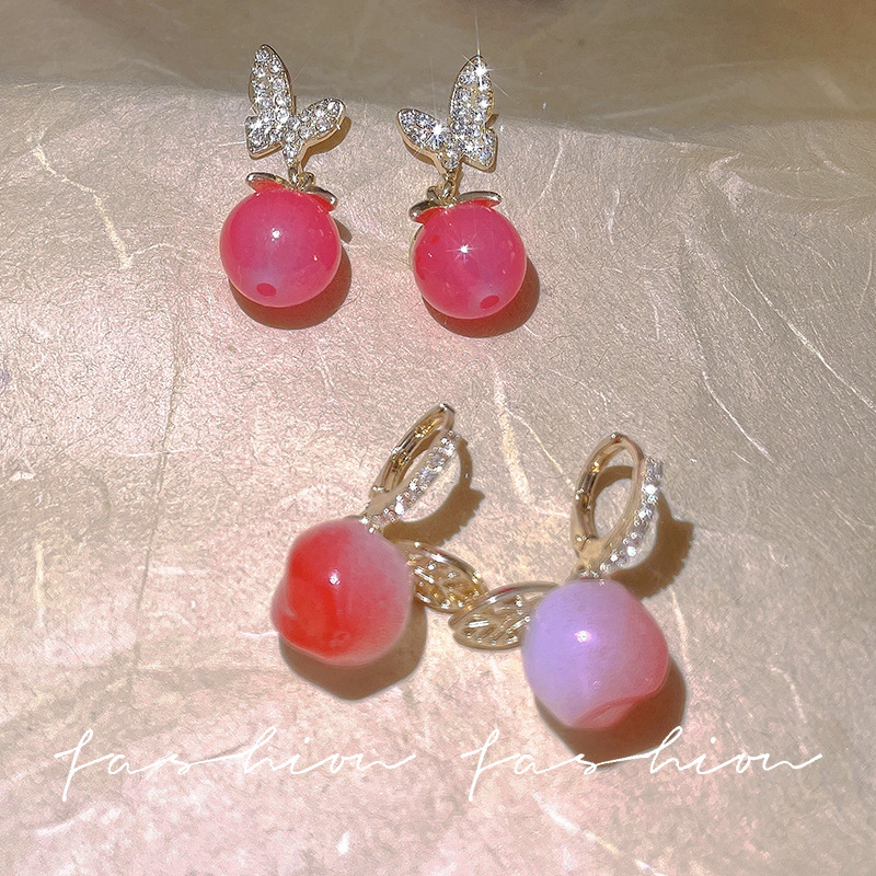 The new full-diamond butterfly stud earrings in the "Butterfly Love Flower" pink earrings are a trendy and elegant light luxury accessory Specification drawing