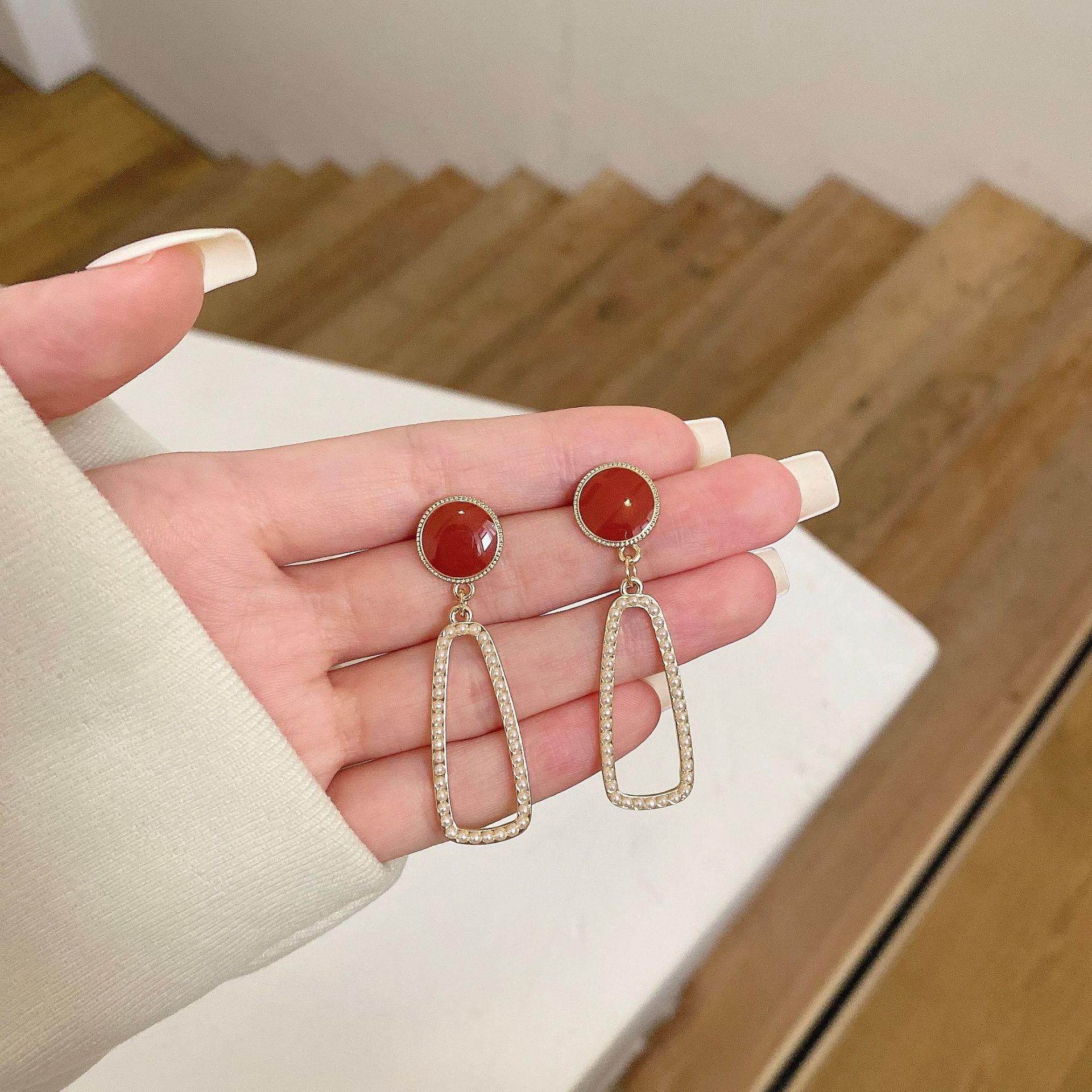 S925 Silver Needle Women's Niche French retro oil-dripping cute earrings, pearl stud earrings, internet-famous style long earrings full figure