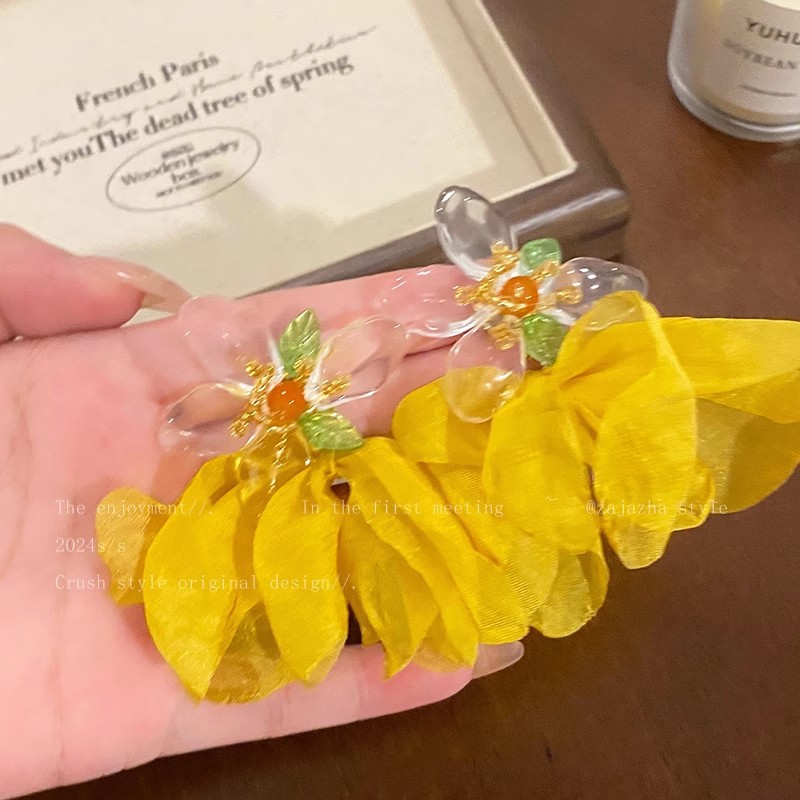 Vacation-style yellow flower fabric stud earrings for women, seaside colorful face-enhancing small earrings and pendants, exaggerated and personalized earrings details Picture