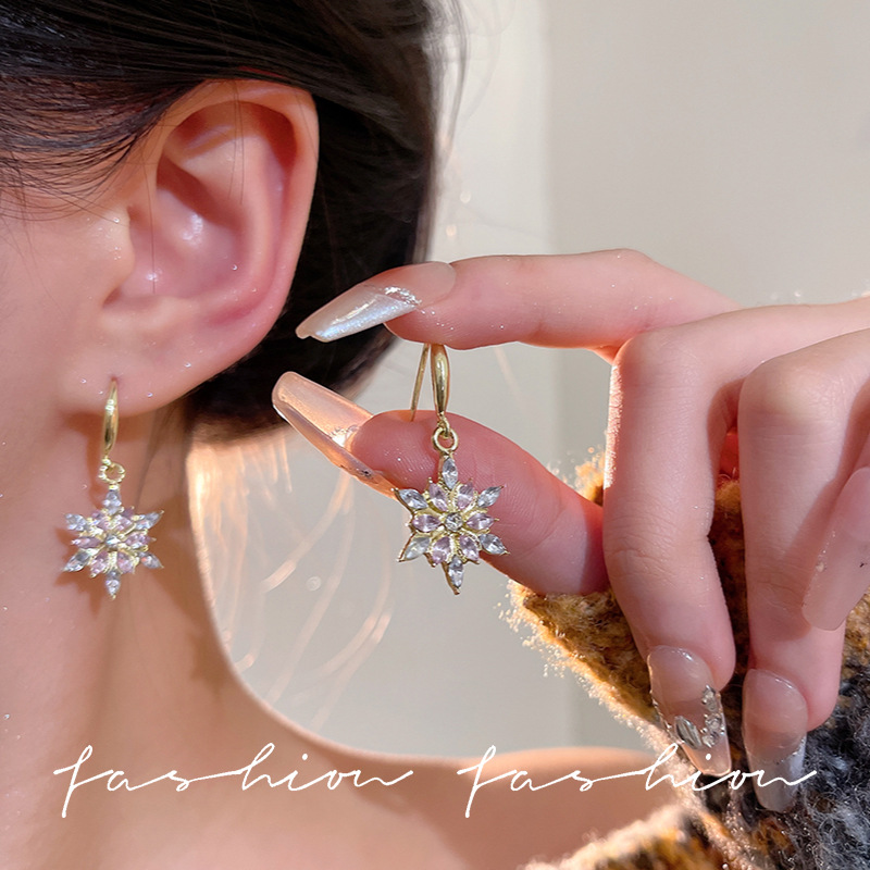 Sparkling Zircon snowflake stud earrings, exquisite diamond-encrusted tassel earrings, women's light luxury and high-end style ear hook earrings wholesale full figure