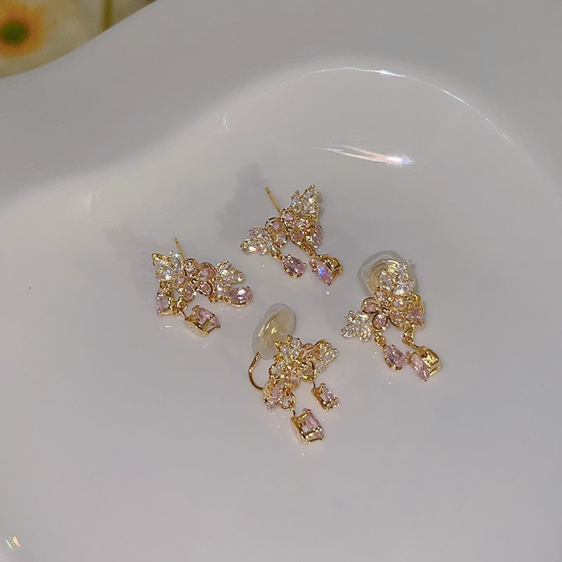 Pink sparkling diamond flower ear studs, gentle, exquisite, light luxury, niche and high-end earrings, Korean style trendy earrings wholesale details Picture
