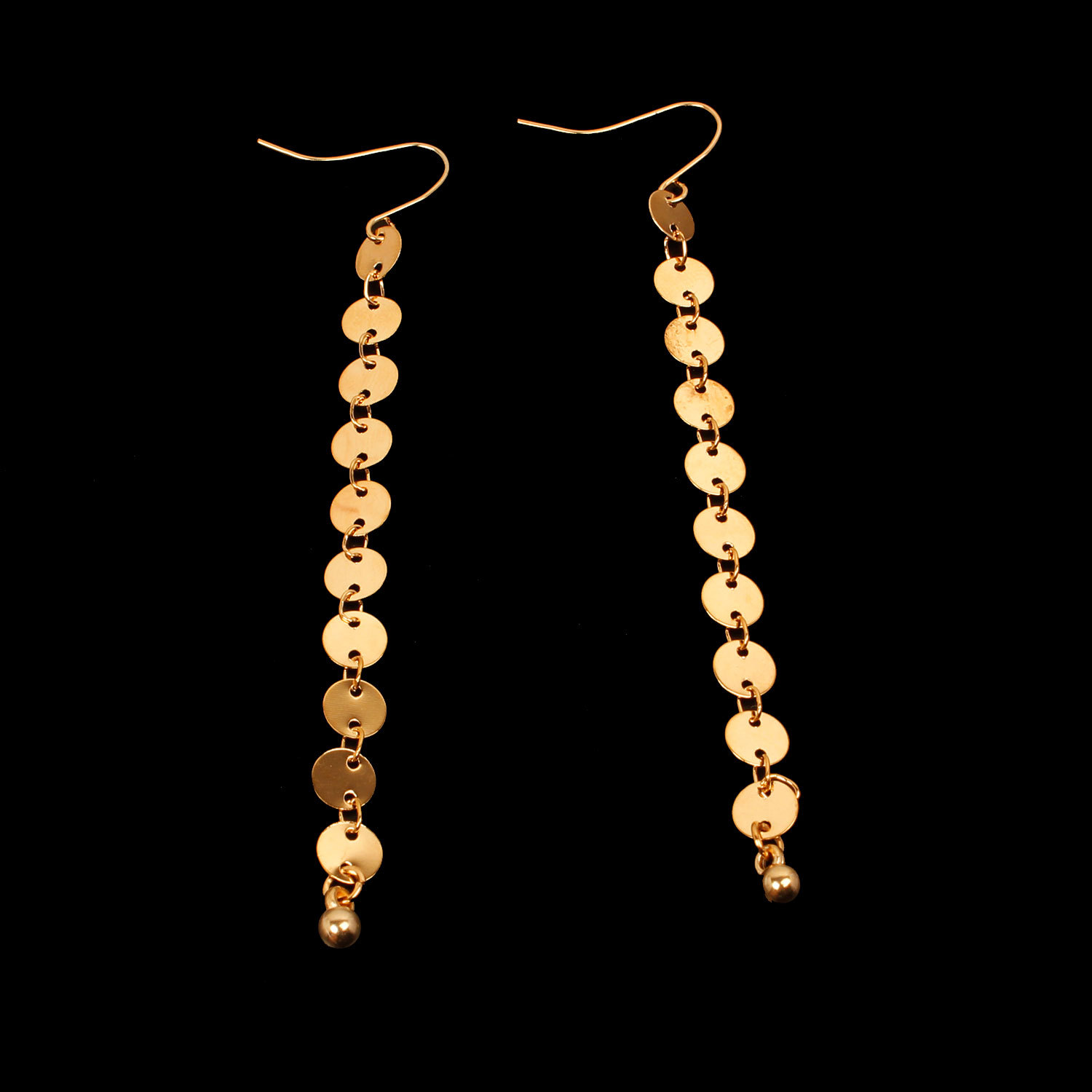 European and American cross-border accessories are selling well. Fashionable and simple sequined earrings, Bohemian handcrafted exaggerated stud earrings and ear strings full figure