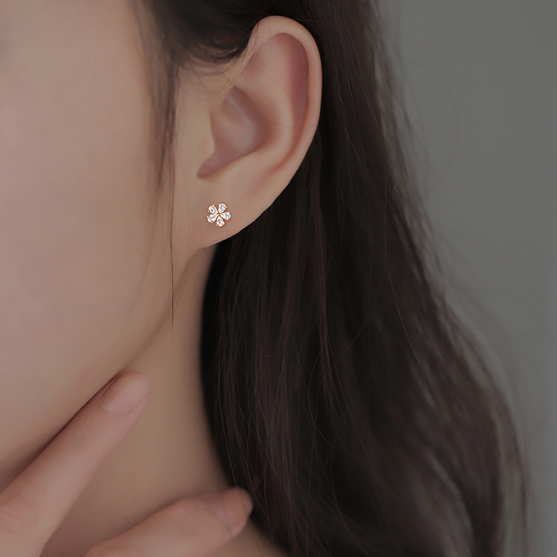 Mini light luxury style diamond-encrusted flower stud earrings, versatile and personalized Korean style fashionable earrings S925 silver needle earrings wholesale details Picture