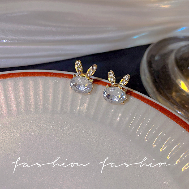 Little Rabbit Zircon stud earrings for women, a light luxury and niche design sense high-end earring accessory, a new trendy earring accessory in 2023 Application Scenario