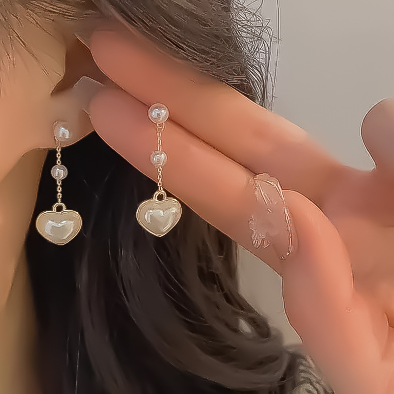 Cross-border French retro heart-shaped tassel design imitation Pearl Earrings pearl Heart Earrings full figure