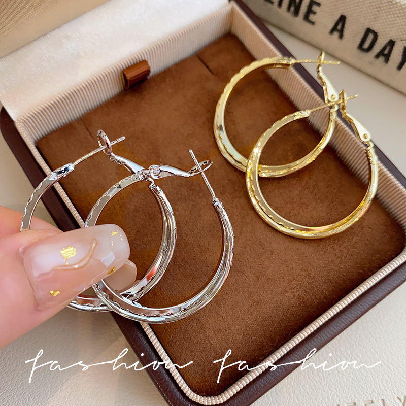 925 Silver Needle fashionable exaggerated circle earrings, light luxury and high-end feel, large ear rings, elegant circle, round face slimming earrings full figure