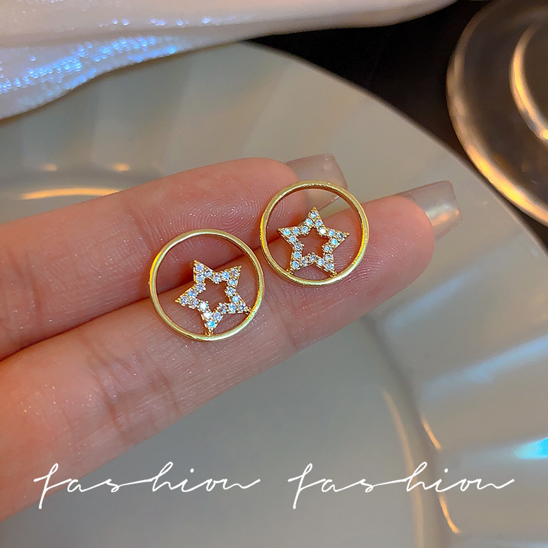 Round hollowed-out sweet stud earrings for women 2025 new bestseller, versatile, exquisite and niche design, high-end ring earrings Application Scenario