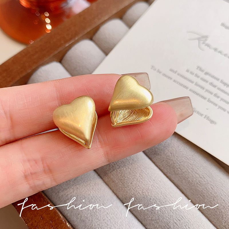 French-style simple and compact heart-shaped plain ring earring earrings, no need to remove the stud earrings when sleeping, 2025 new bestseller, versatile for women details Picture