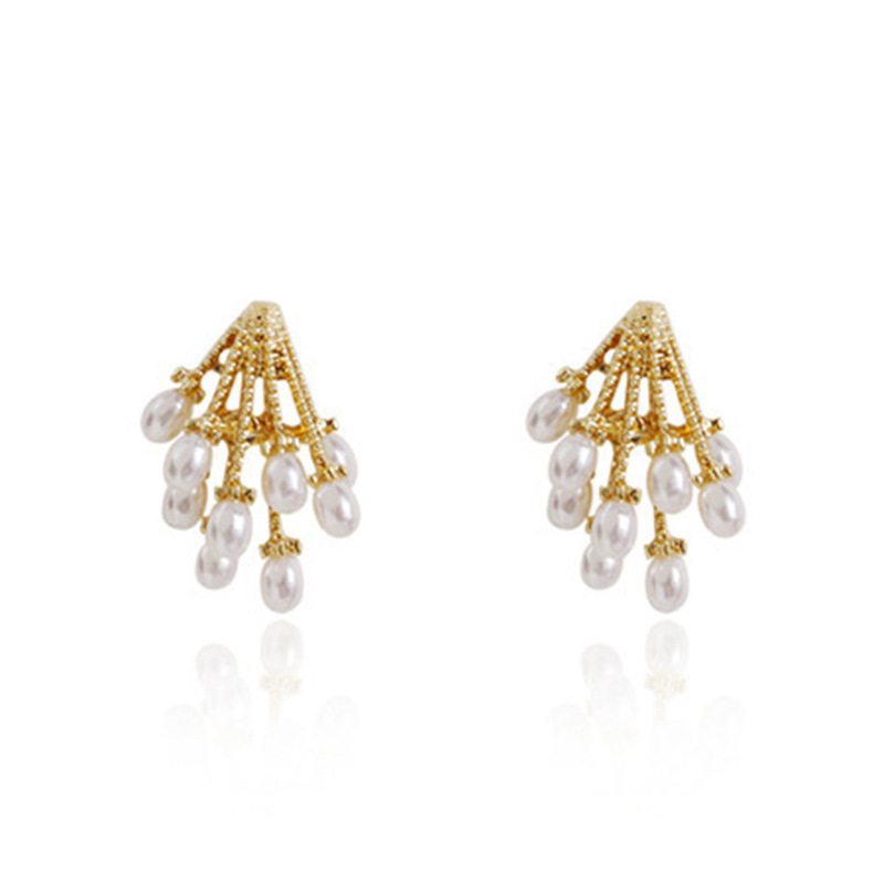 s925 Silver Needle Pearl Grape Stud Earrings, Korean design sense, goddess-like slimming face, 2021 New Trendy earrings and pendants Item Picture