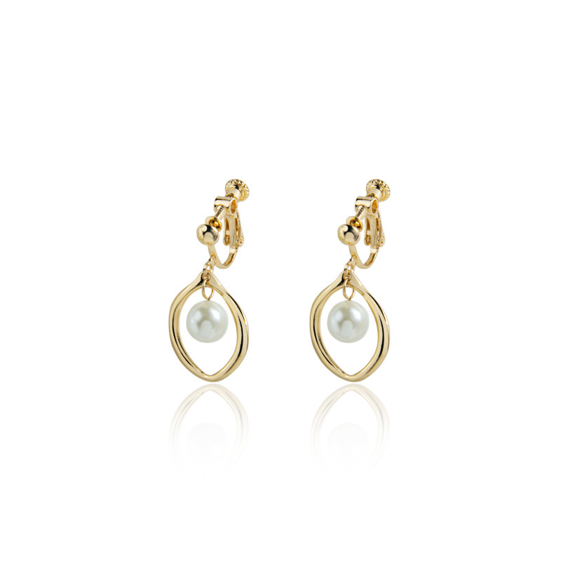 S925 silver needle retro style circle pearl no-ear piercing earrings, simple and versatile for commuting, metal screw ear clip feel Item Picture