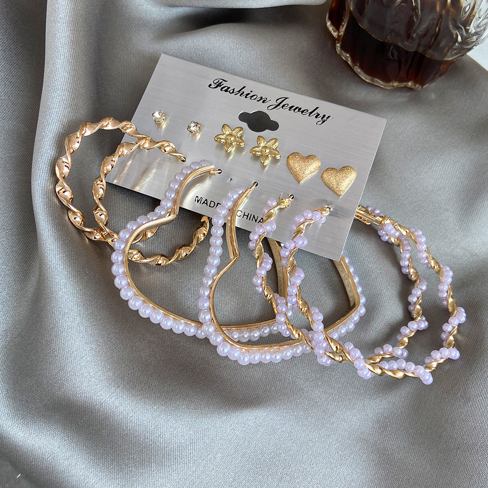 A new 6-piece set of cross-border heart-shaped earrings from Europe and America, a creative imitation pearl dot diamond circle earring set Specification drawing