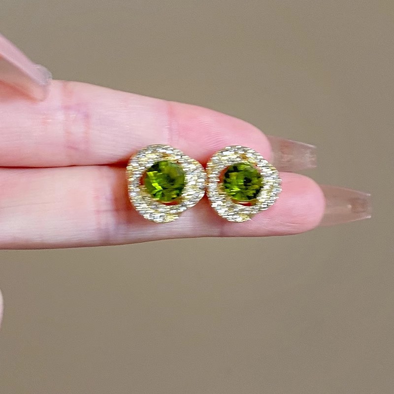 French elegance, retro and high-end style, shining at the banquet, zircon olive green stud earrings, women's three-dimensional whitening earrings, silver needles details Picture
