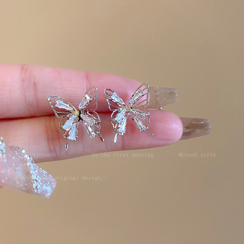 Silver needle French hollowed-out zircon butterfly earrings, sweet and niche style, stud earrings, light luxury design sense, fashionable earrings for women details Picture