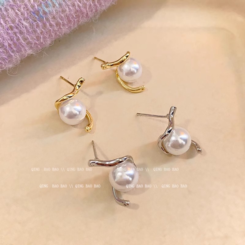 Korean-style imitation pearl stud earrings, niche and simple design sense, individual earrings, high-end feel, versatile and fashionable earrings details Picture