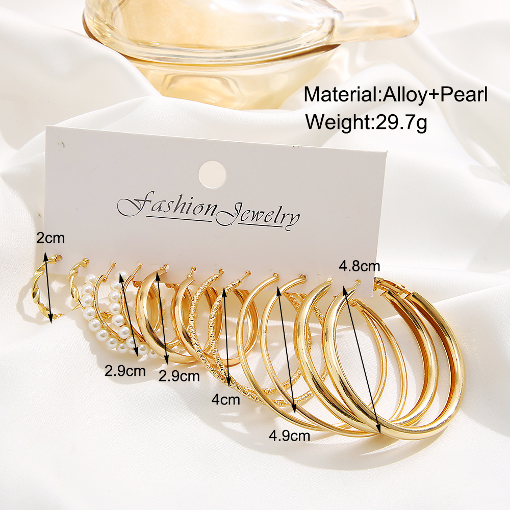 European and American creative gold C-shaped earrings, metal ear ring earrings, high-end earrings, retro pearl imitation earrings, women's ins style details Picture