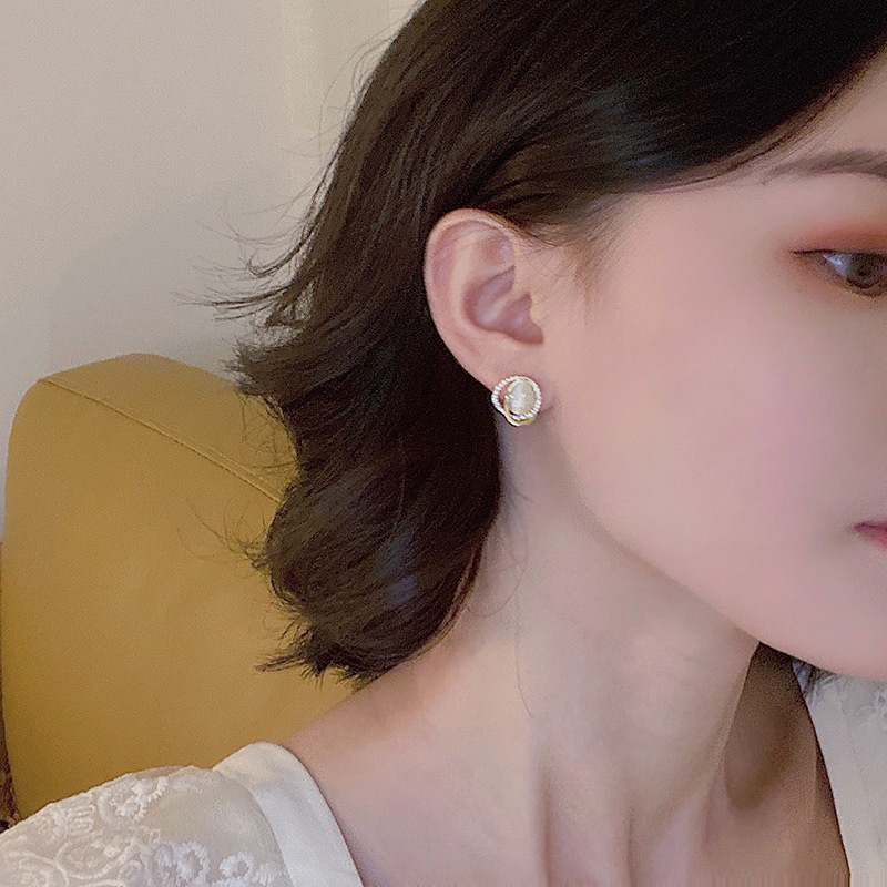S925 Silver Needle Hong Kong-style oval cat's eye stone Stud earrings for women, spring light luxury and niche design accessory, elegant and stylish earrings Specification drawing