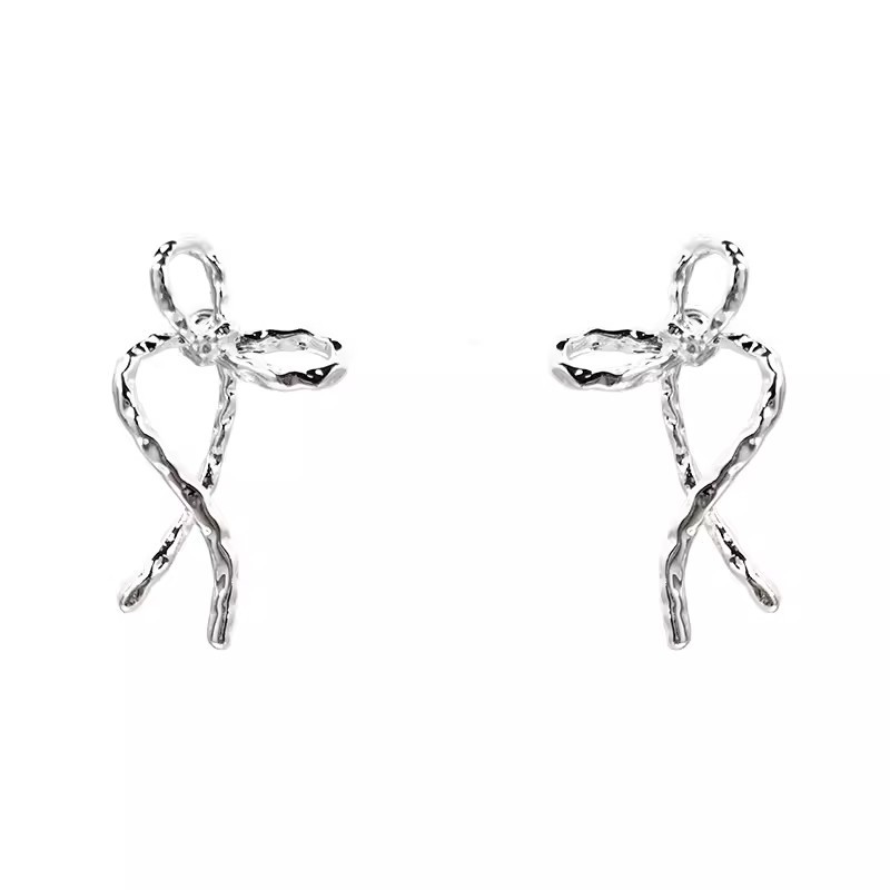 Ribbon silver bow stud earrings, a niche design for women with a high-end feel, are a new and popular fashion accessory in 2024 Item Picture