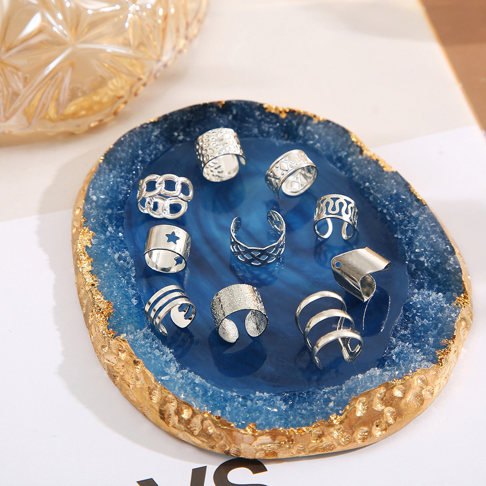 A 10-piece set of high-end and niche female personalized golden hollowed-out C-shaped ear clips without ear piercings, a new cross-border style Specification drawing