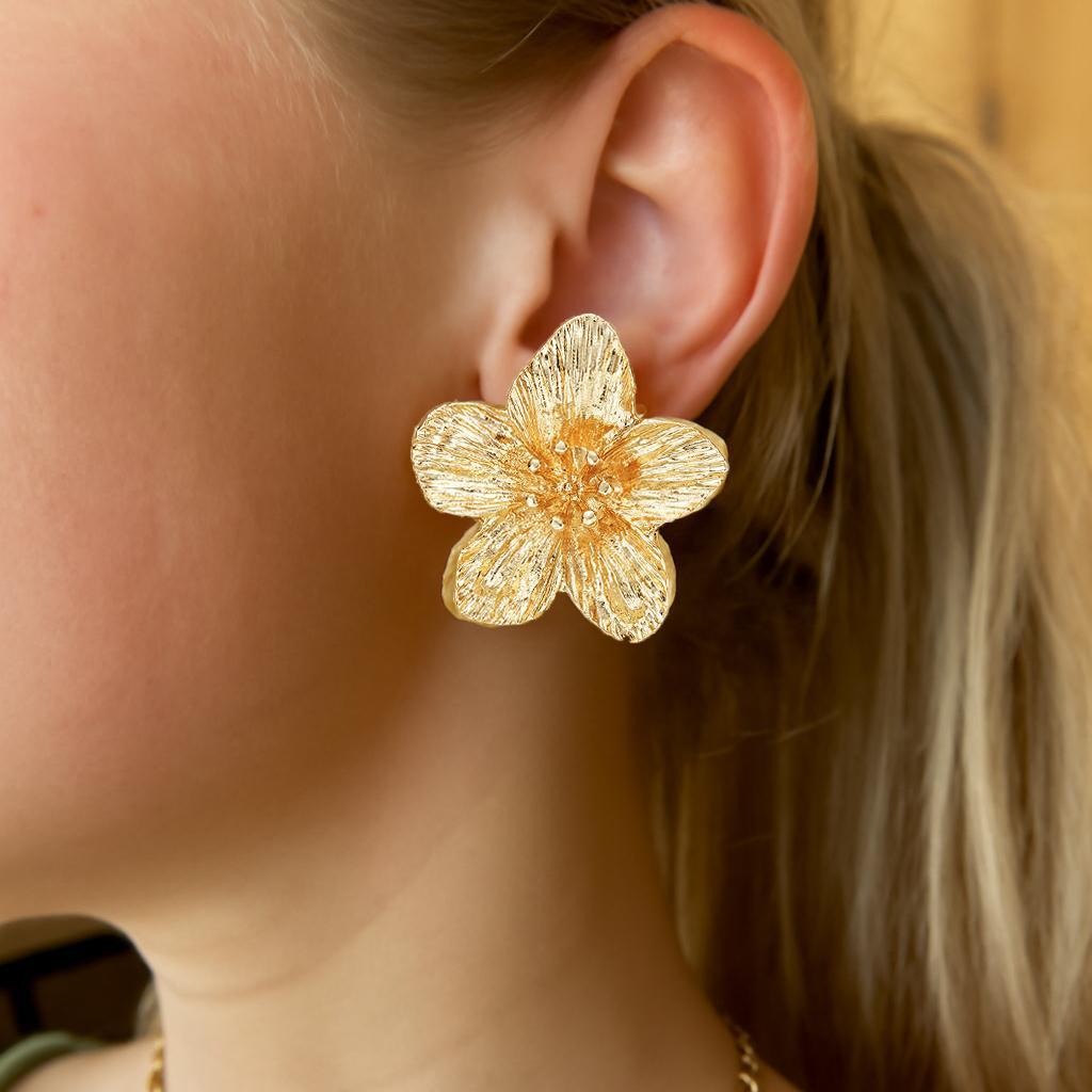 European and American cross-border best-selling flower stud earrings, creative, personalized and trendy earrings, exaggerated and elegant flower earrings earring full figure