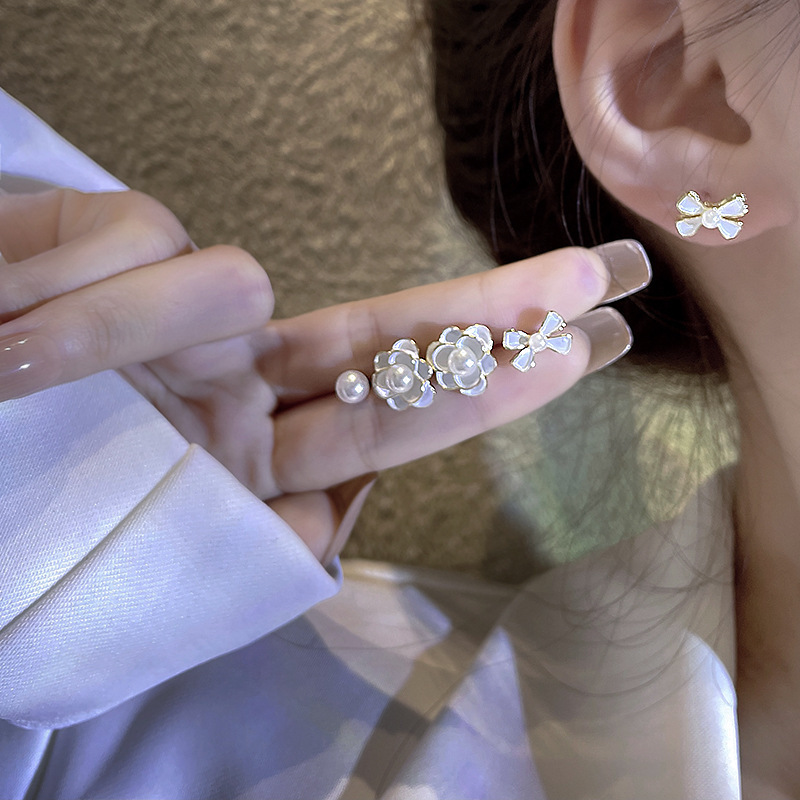 ins Trendy Ear Care Set, 925 silver stud earrings, Super Flash Zircon pearl earrings, high-end earrings, women's elegance wholesale Application Scenario