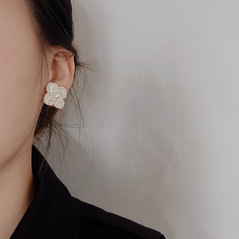 S925 Silver Needle new Camellia Fairy Flower stud earrings, Dongdaemun Clothing from South Korea, trendy earrings Specification drawing
