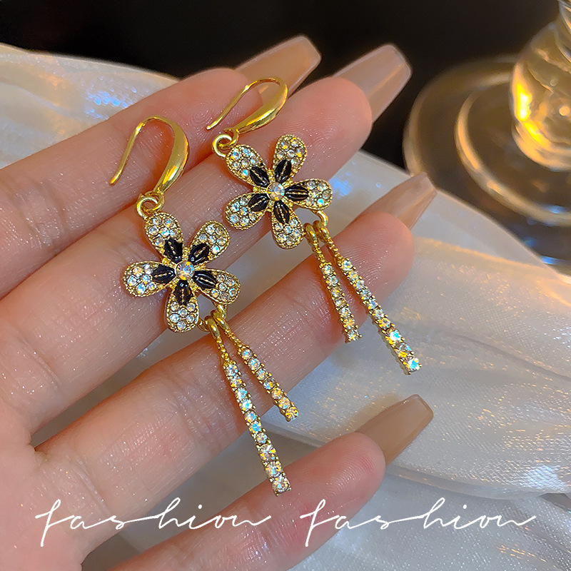 925 Silver needle diamond-encrusted flower tassel earrings, feminine charm earrings, European and American retro grand French light luxury earrings full figure
