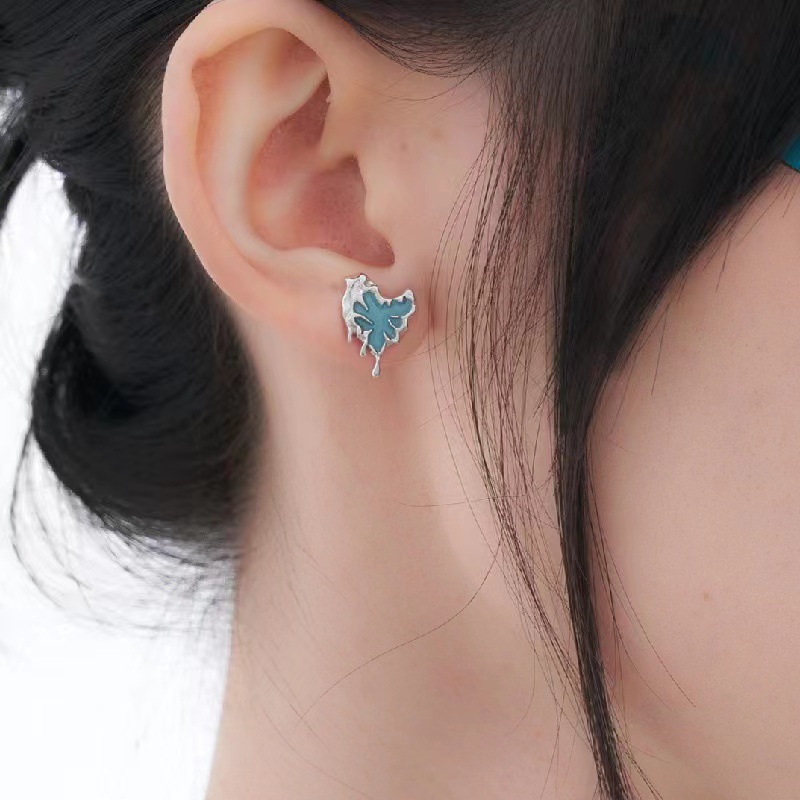 S925 Silver Needle blue heart-shaped earrings with a niche design, broken heart-shaped stud earrings, heart-shaped water drop earrings for women details Picture