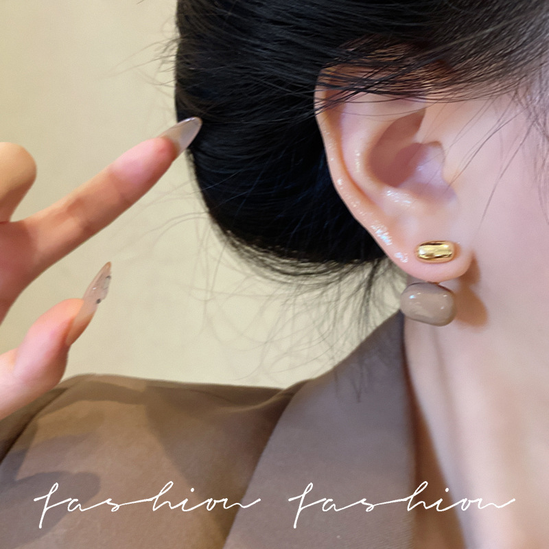 French retro two-pair bean stud earrings for women, small, simple and versatile, high-end and unique style earrings for autumn and winter Specification drawing