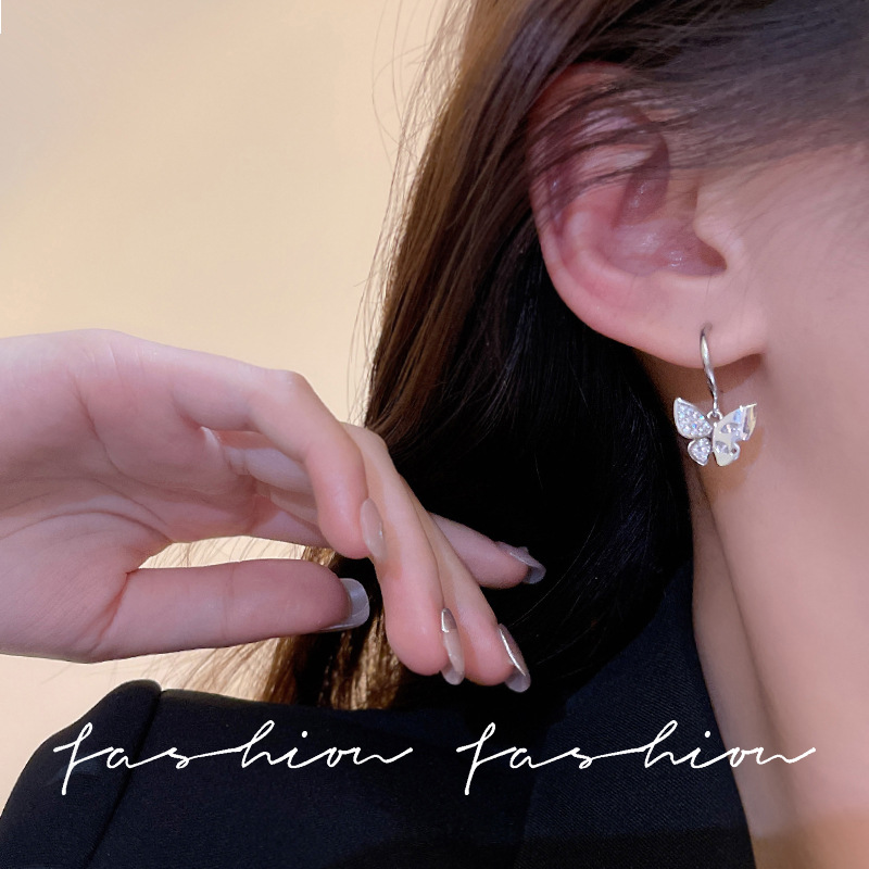 Unique design sense, niche butterfly earrings, women's light luxury and high-end temperament, small and simple Korean internet-famous stud earrings details Picture