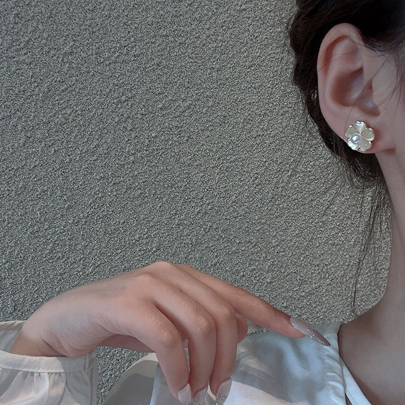 S925 Silver Needle cat's Eye Flower Earrings, women's Instagram trendy design, pearl stud earrings, retro style and simple earrings details Picture