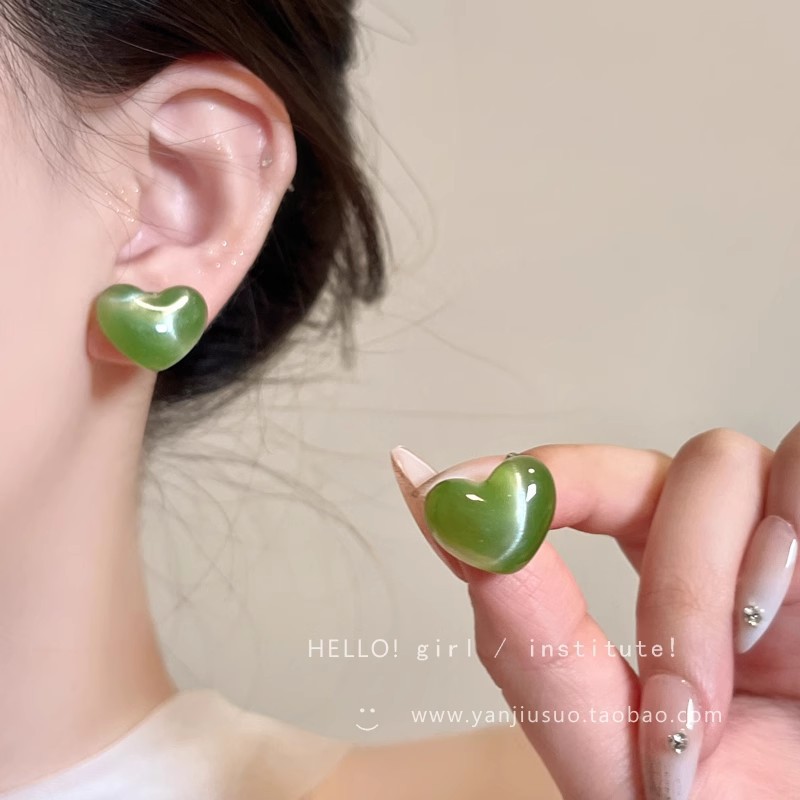 Sweet peach sparkling water Spring and Summer colorful dopamine heart-shaped stud earrings for women, light luxury, niche and high-end style earrings and earrings Specification drawing