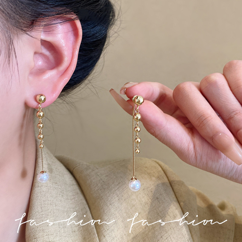 Pearl tassel earrings, elegant and atmospheric, long pendant for women, one pair, exquisite stud earrings, light luxury earrings and earrings full figure