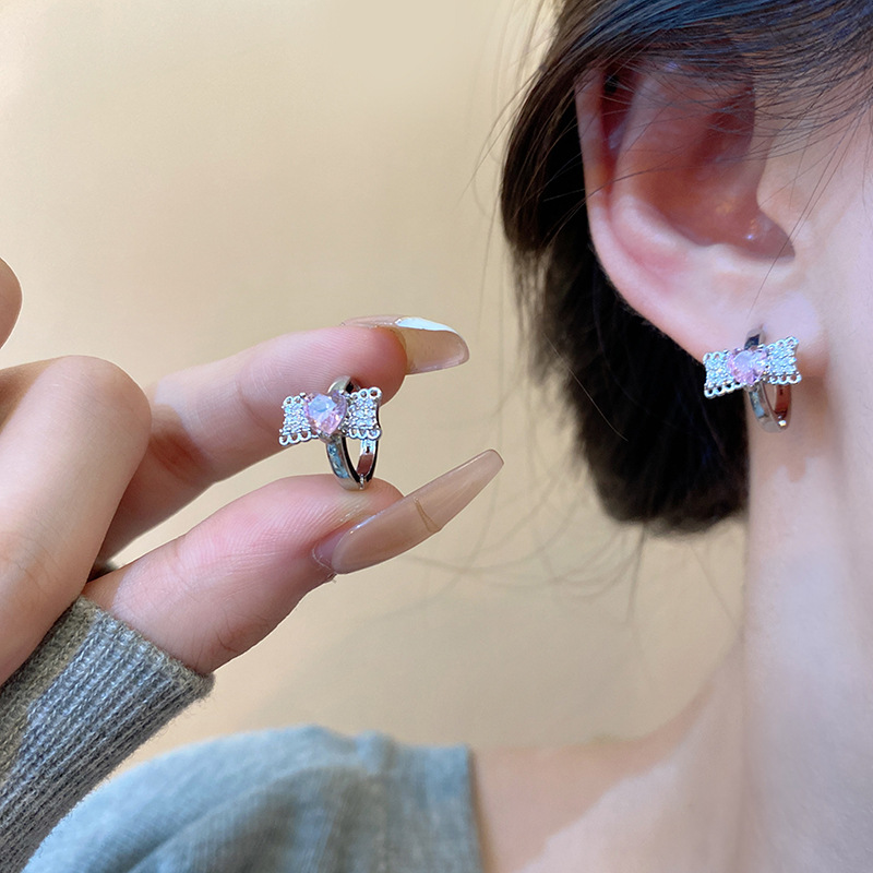 Pink diamond-encrusted zircon ear earrings with a fashionable, light luxury and individual design are elegant, versatile and refined. They are perfect for women details Picture