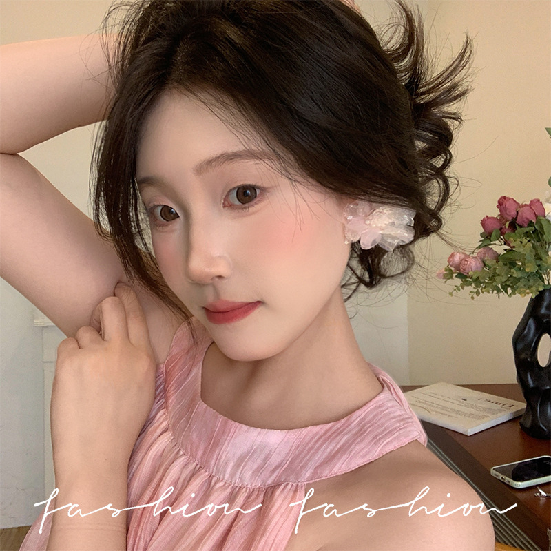 Pink rose stud earrings for women, 2025 new style super fairy fabric earrings, cute, sweet, high-end and elegant earrings Application Scenario
