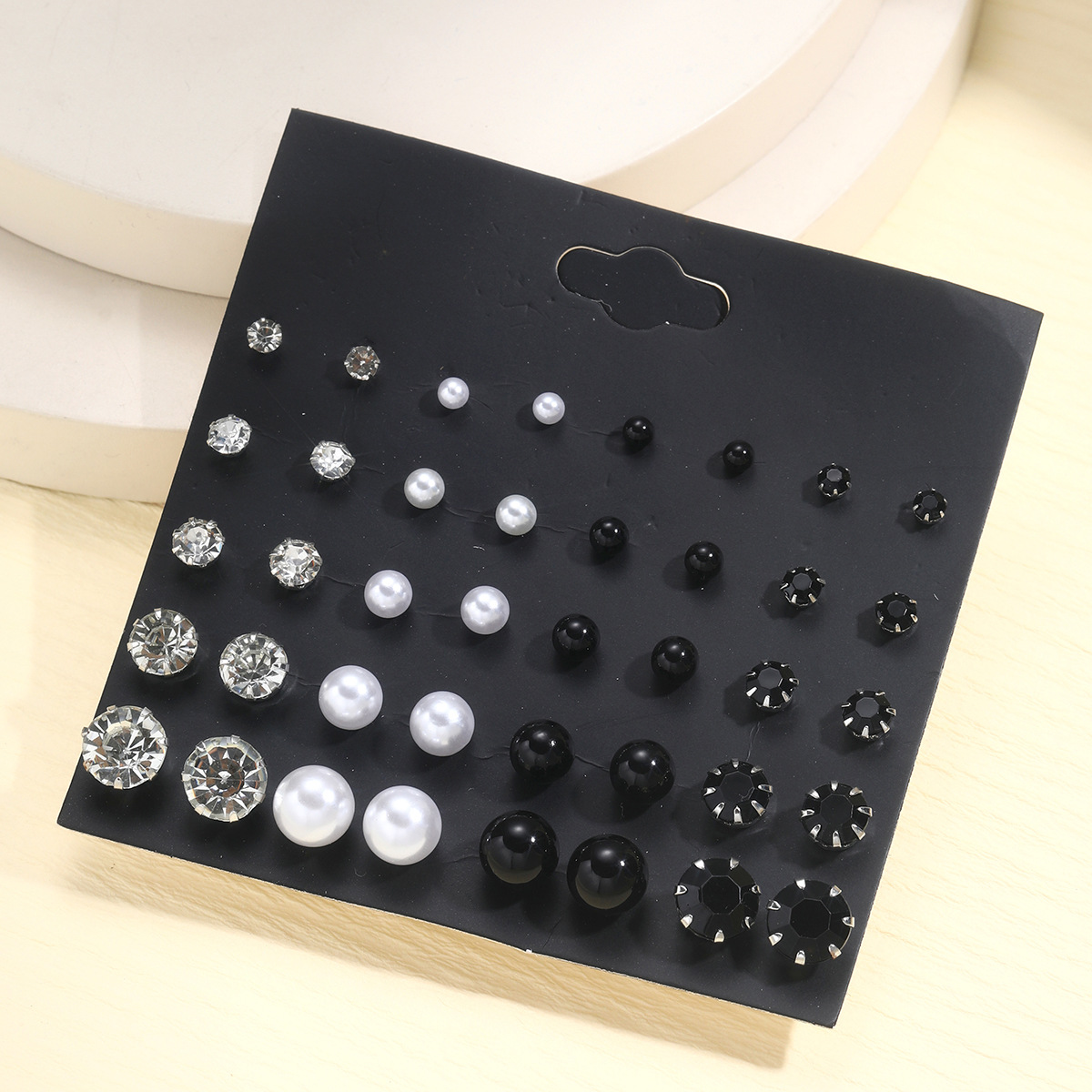 A new cross-border fashion and simple black and white diamond stud set, a retro imitation pearl stud set of 20 pieces Application Scenario