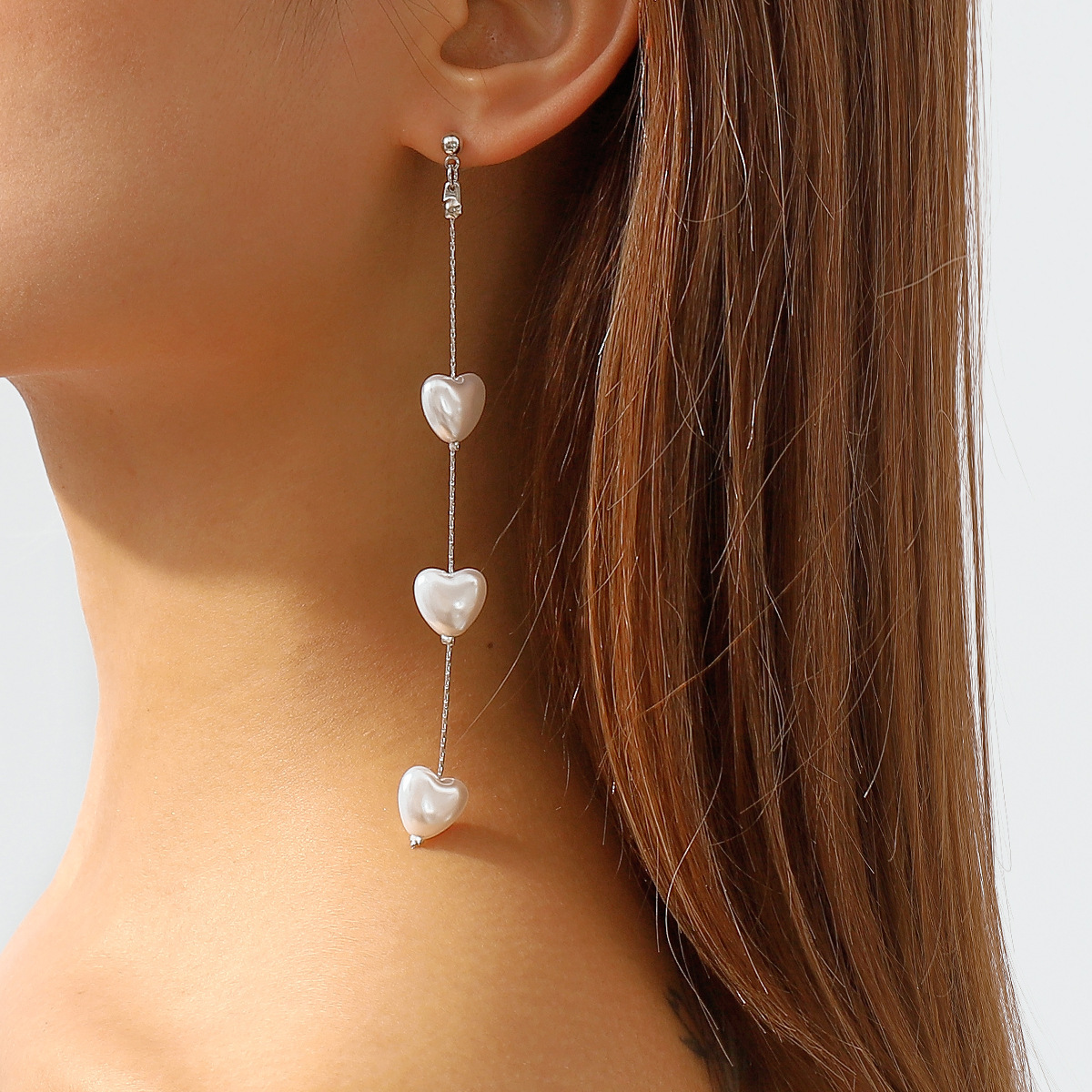 French unique and niche style earrings, long pearl heart-shaped earrings, cold and elegant earrings for women details Picture