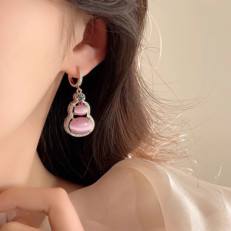 Cat's eye stone gourd earrings for women 2025 New bestseller, high-end and elegant stud earrings, light luxury and niche new Chinese-style earrings details Picture