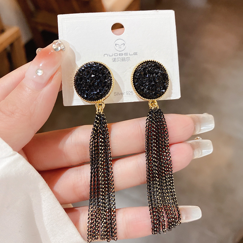 Silver needle crystal circle chain tassel earrings, Hong Kong style, retro, versatile, simple stud earrings, individual, trendy and elegant earrings for women full figure
