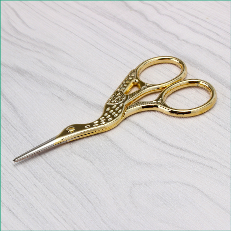 Stainless steel gold-plated crane scissors, 9.3cm yarn scissors, needling cross-stitch scissors, thread end scissors, tailor scissors details Picture