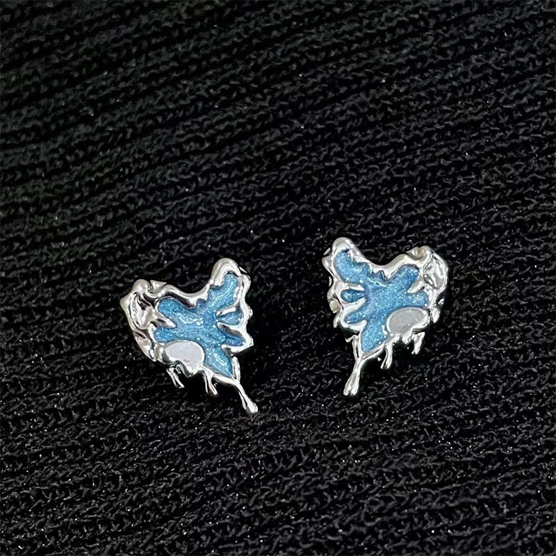 S925 Silver Needle blue heart-shaped earrings with a niche design, broken heart-shaped stud earrings, heart-shaped water drop earrings for women Specification drawing