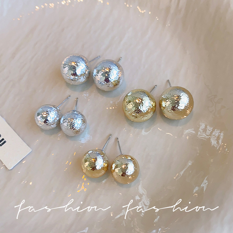Cold style irregular spherical patterned pearl stud earrings, high-end women's fashionable commuting classic earrings and accessories wholesale Specification drawing