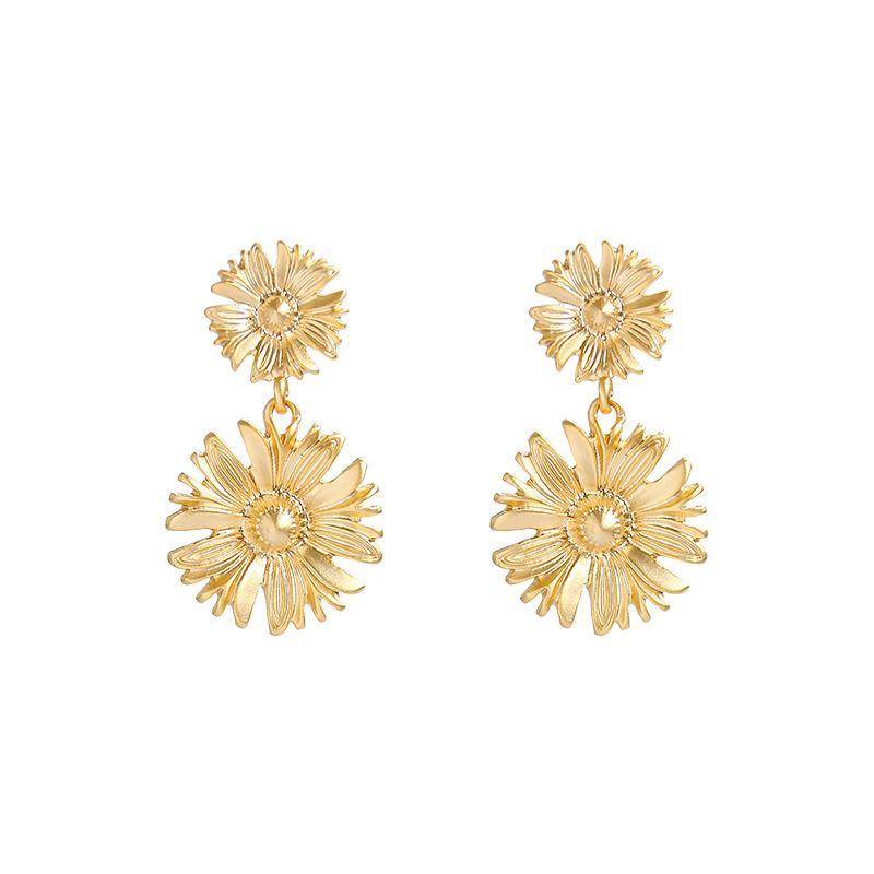 925 Silver ear needles, Daisy flower ear studs, long earrings, elegant women's ins Exaggerated earrings, fashionable gold earrings Item Picture