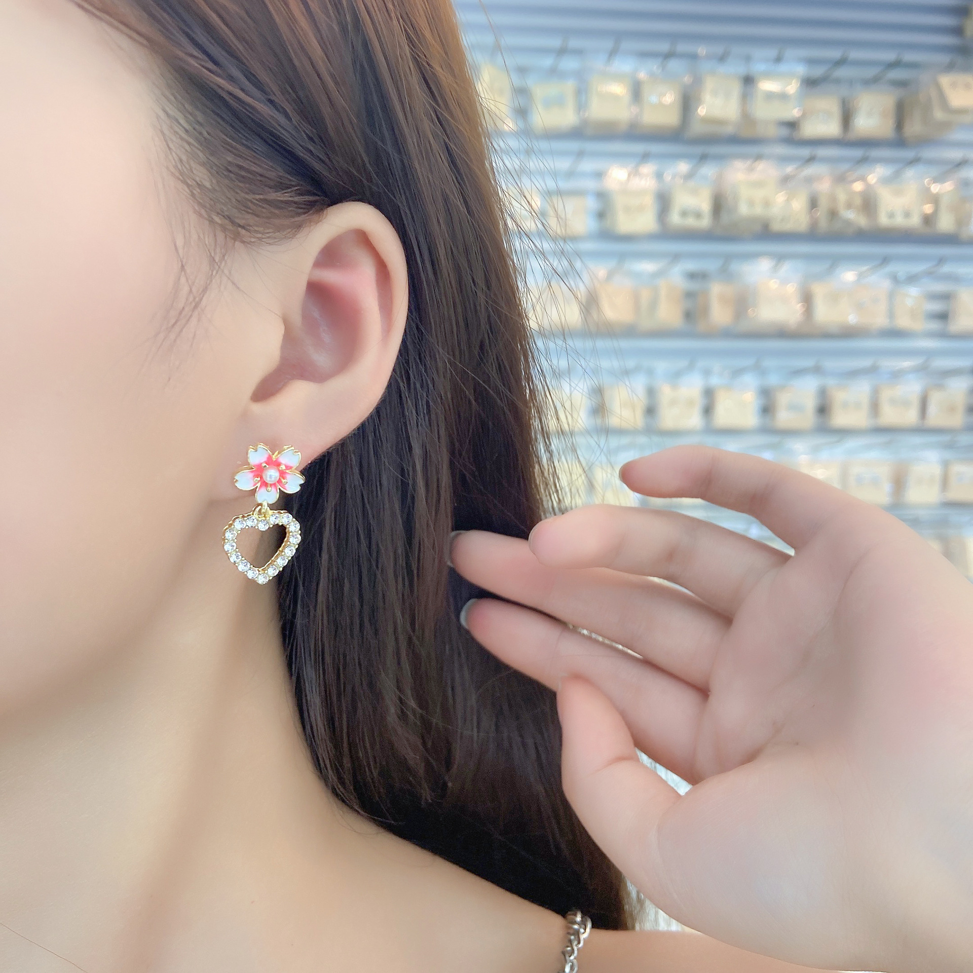 S925 Silver Needle, ethereal, full diamond pink flower heart-shaped stud earrings, elegant and simple fairy earrings, bow earrings Specification drawing