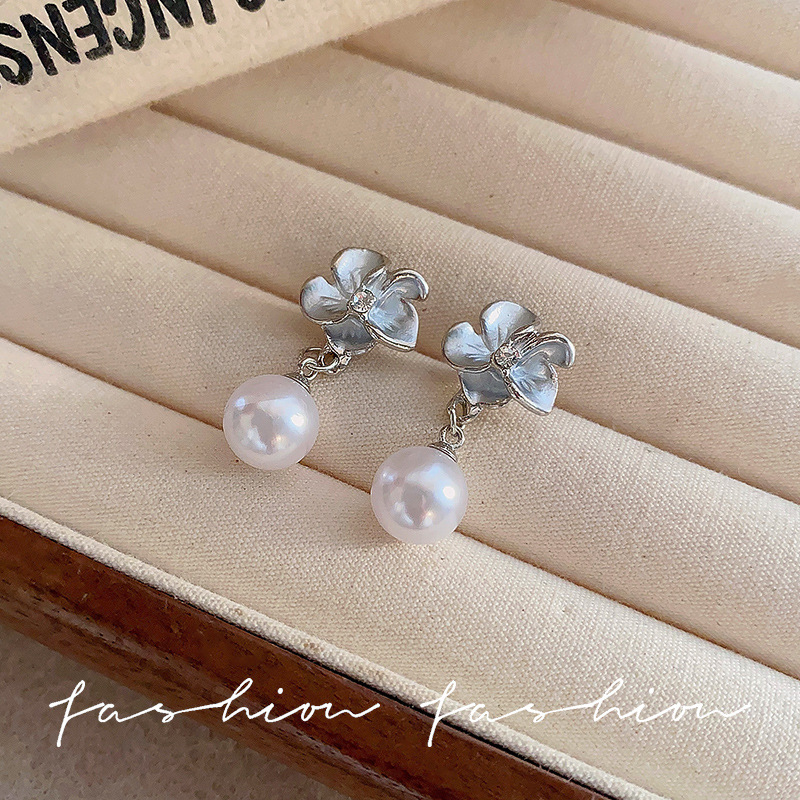 Flower Fairy Glazed Pearl Earrings 2025 New Bestseller Flower Earrings, high-end women's design, light luxury earrings Application Scenario