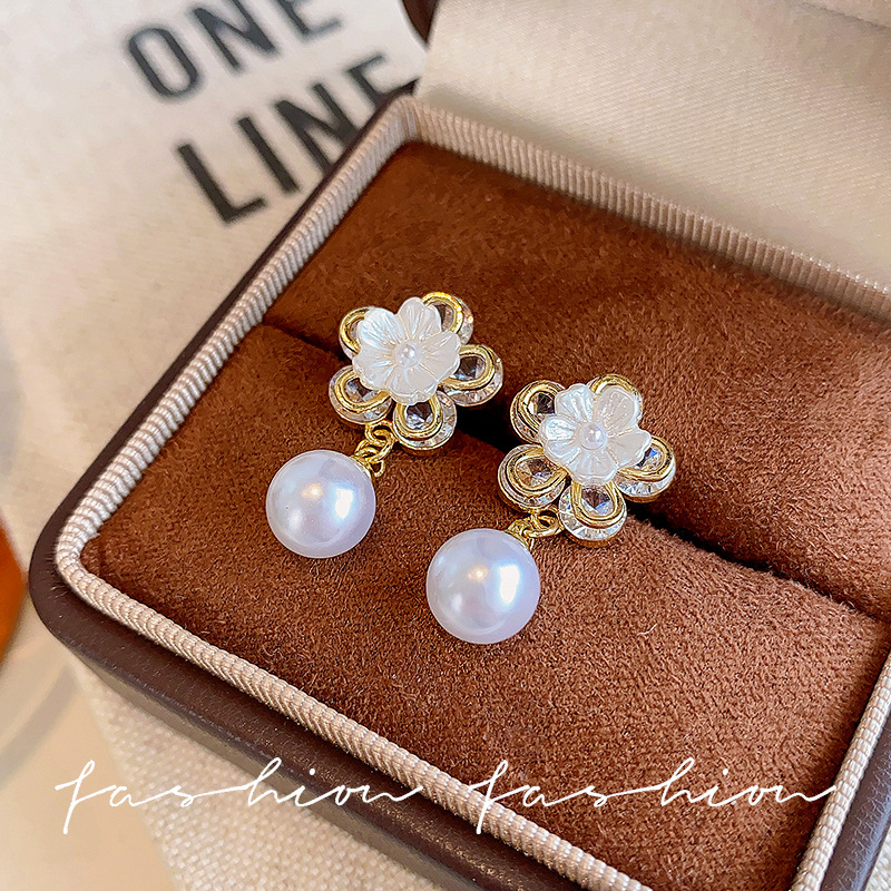 Sweet and elegant white flower pearl earrings for women 2025 new bestsellers, fresh, niche and versatile earrings wholesale Specification drawing