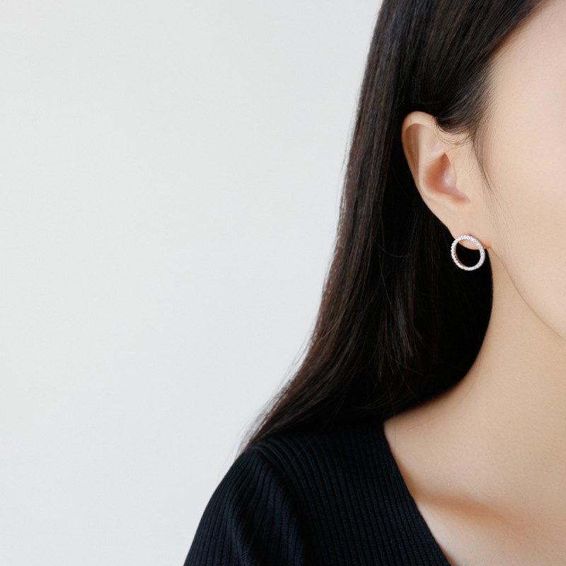 Korean version S925 silver needle full diamond perforated geometric circle circular ring Korean stud earrings Specification drawing