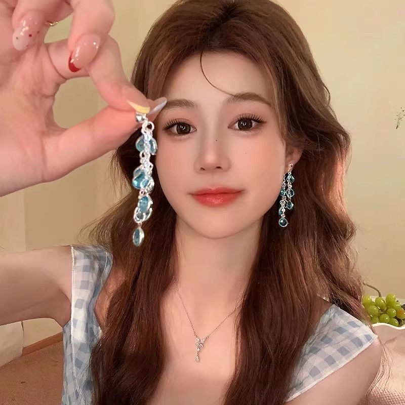 Summer's dazzling grape string tassel hanging stud earrings for women 2025 new style bestsellers, high-end earrings and elegant earrings details Picture